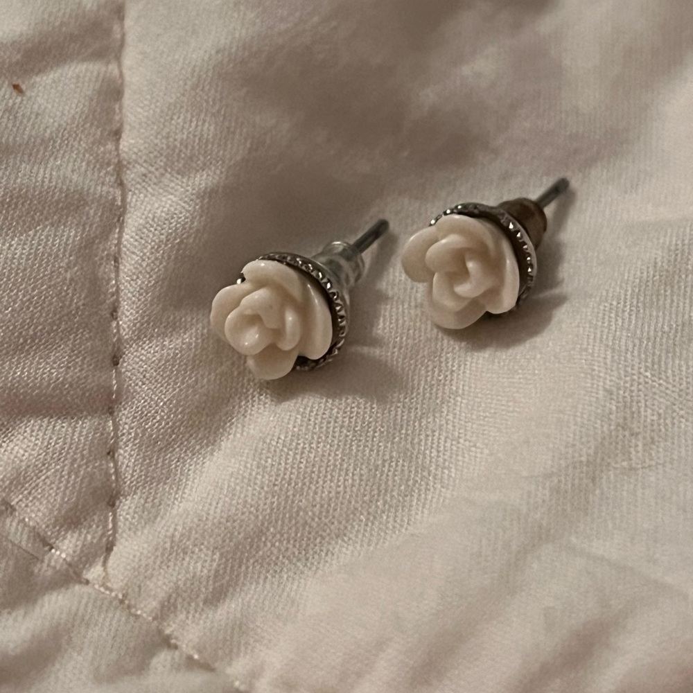 Floral Silver earrings